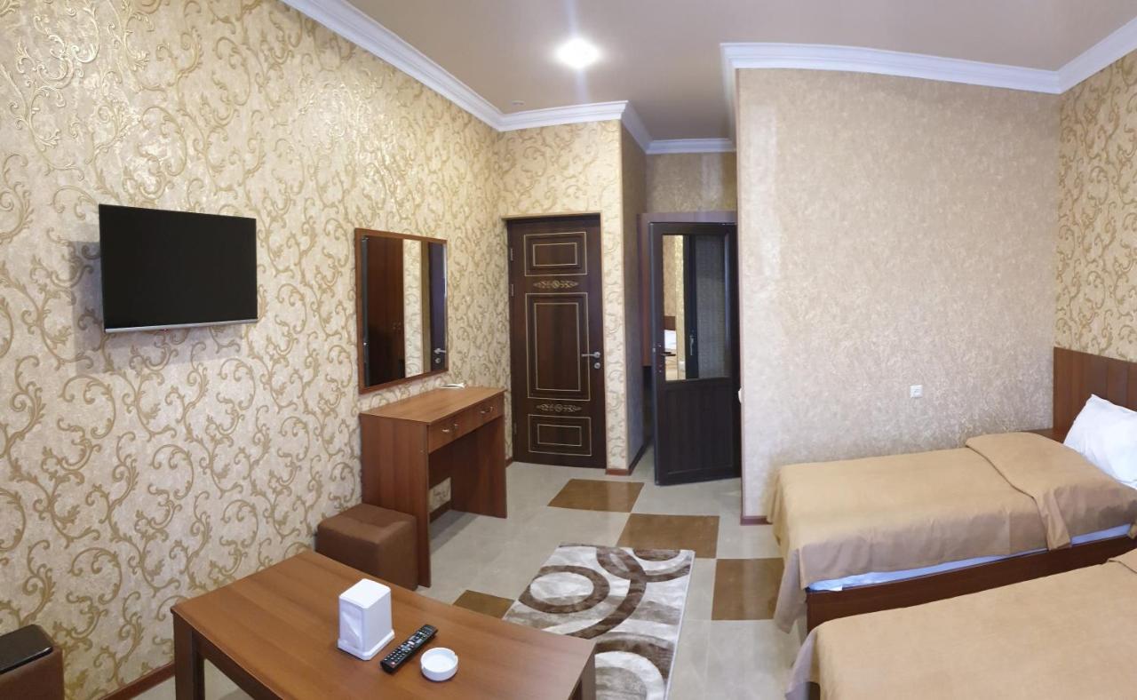 Khrchit Hotel Martuni Exterior foto
